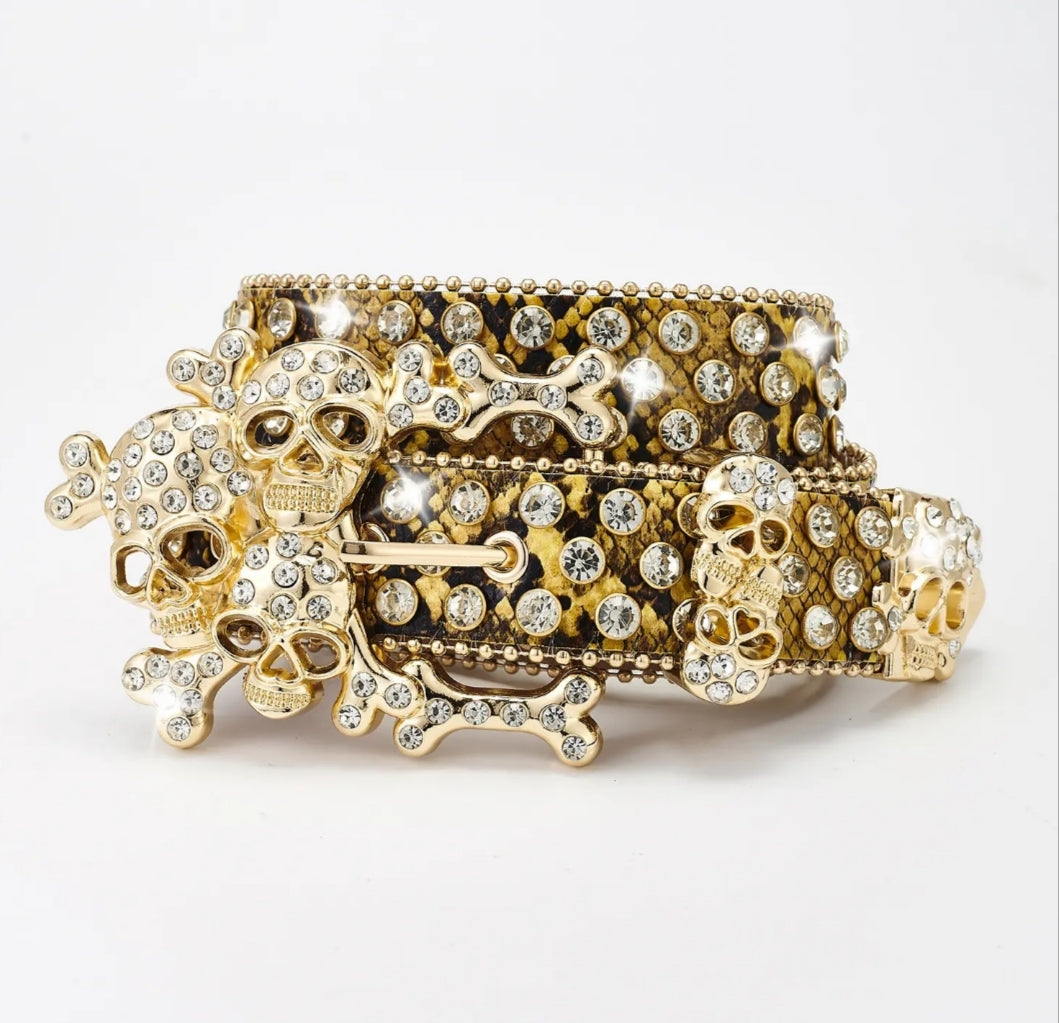High Quality Casual Fashion Belt with Custom Rivet Design New Metal Alloy for Buckle Customizable New And best price range